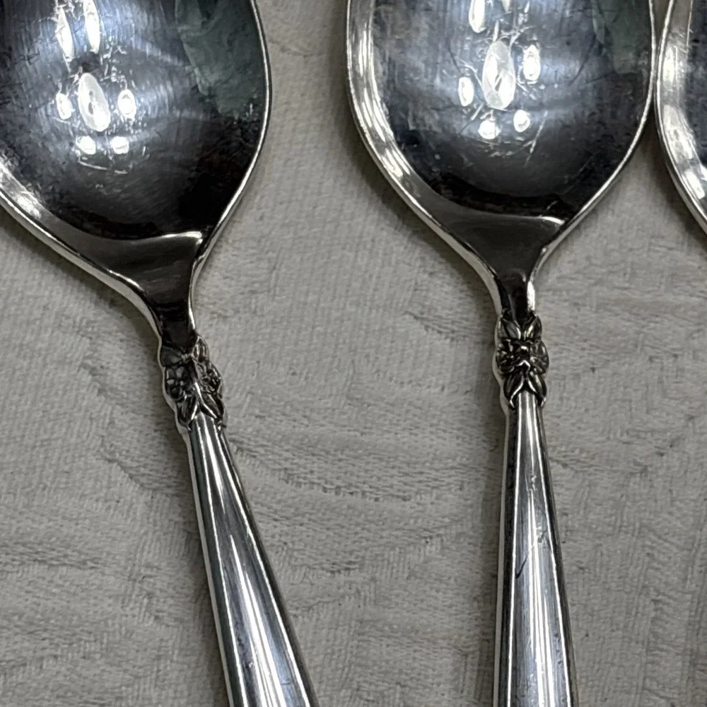 1965 GARLAND 1847 Rogers Bros IS Slotted 4 Soup / table Spoons Silver Plate
